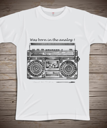 T-shirt Was born in the analog